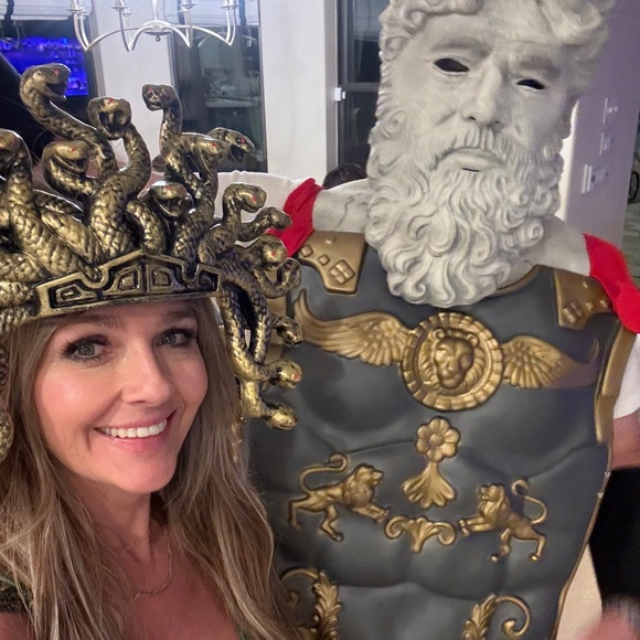 Meet your Posher, Brandi - Picture 2 of 3